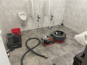 Čistenie odpadov, kanálov, krtkovanie a prebíjanie kanálov